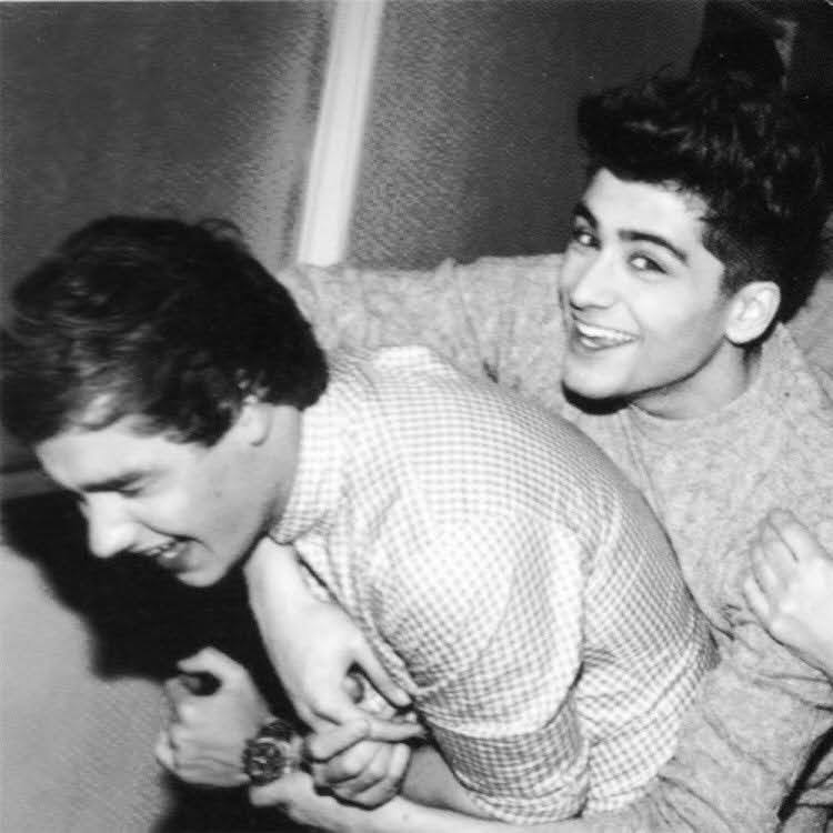 averyziam's tweet photo. liam: se você pudesse viver em qualquer lugar do mundo, onde seria, zayn?
zayn: bem ao seu lado, liam!

❤️‍🩹 https://t.co/RbWXy7N9y0