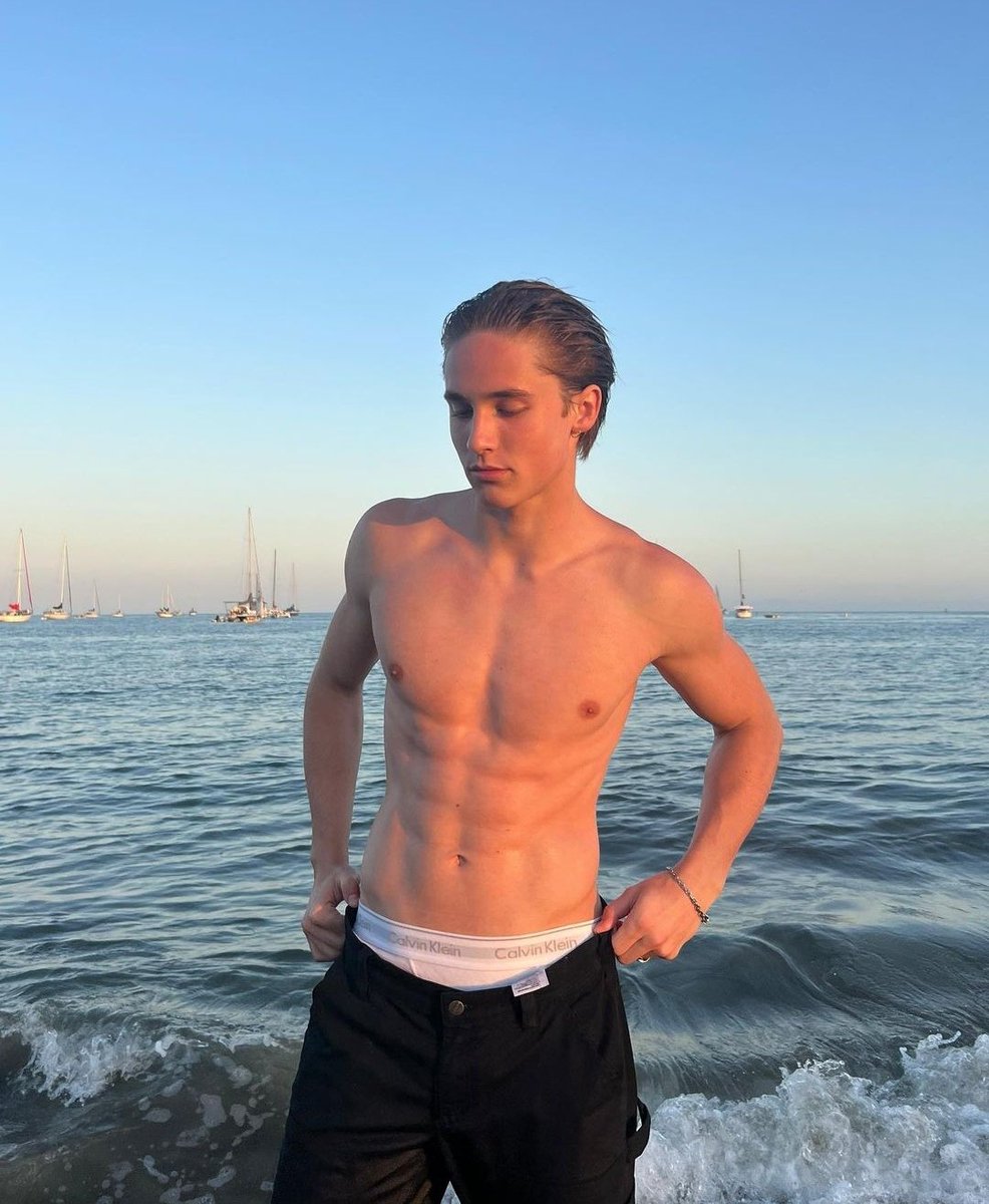 ᅟ
                       𝐜𝐨𝐮𝐜𝐨𝐮 𝐥𝐞𝐬 𝐜𝐫𝐨𝐢𝐬𝐬𝐚𝐧𝐭𝐬
ᅟᅟ    
ᅟ