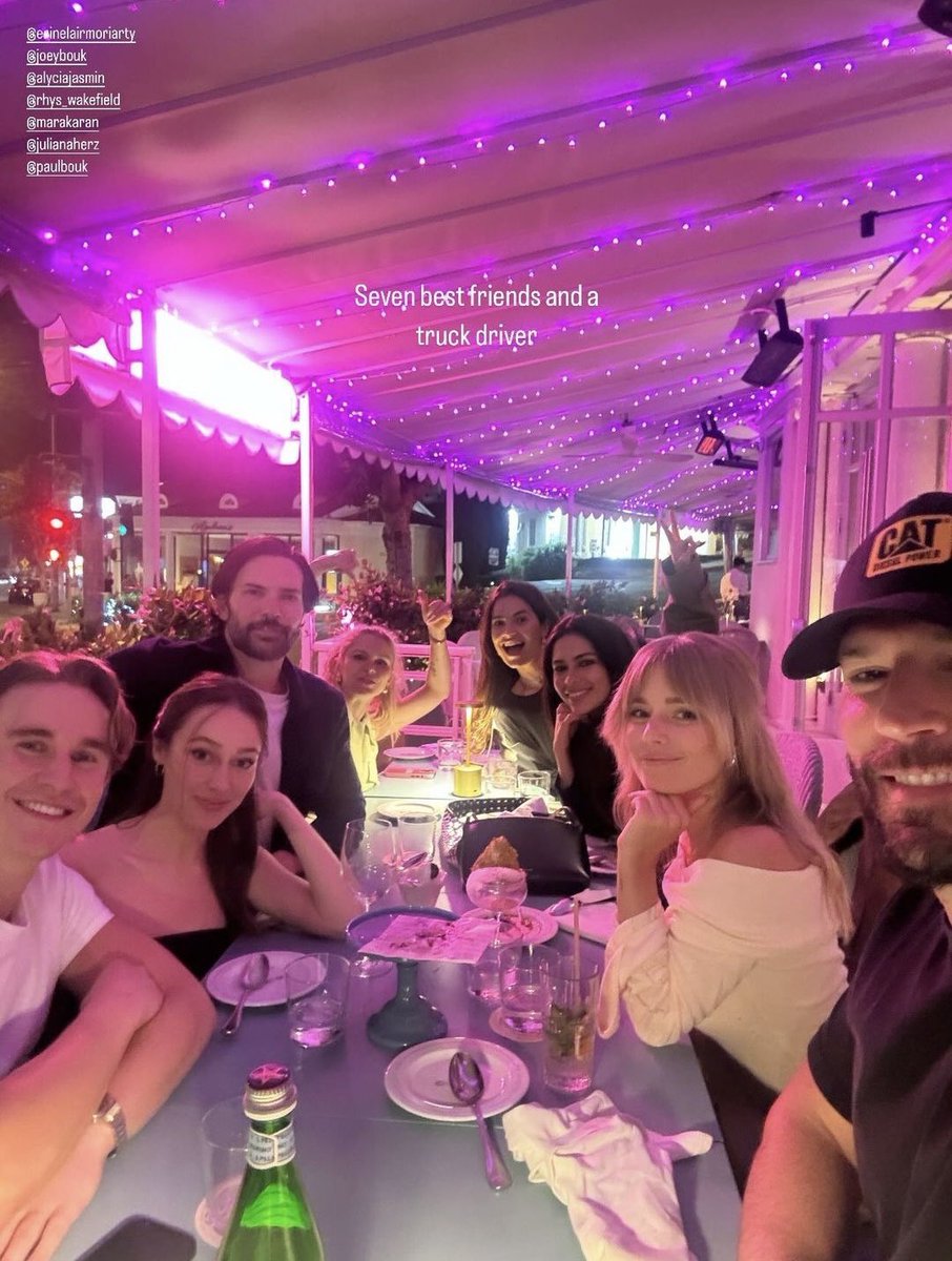 theDebnamNews's tweet photo. Alycia with Val Novak and friends for Val’s birthday yesterday 🎉 https://t.co/35avGdcPr4