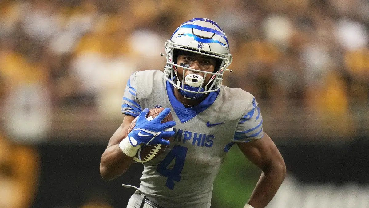 ezra sanelivi (@theezrasanelivi) on Twitter photo After a long and great conversation with my Liberty coaches, I am beyond humbled and blessed to announce I have received an offer to play football for the University Of Memphis from Coach Lee Marks!✝️ <a href="/CoachLeeMarks/">Lee Marks</a> <a href="/muraco_lhs/">Rich Muraco</a> <a href="/MrY2thab/">B.Blessed_Coach Leonard</a> <a href="/adamgorney/">Adam Gorney</a> <a href="/BlairAngulo/">Blair Angulo</a> <a href="/BrandonHuffman/">Brandon Huffman</a> After a long and great conversation with my Liberty coaches, I am beyond humbled and blessed to announce I have received an offer to play football for the University Of Memphis from Coach Lee Marks!✝️ <a href="/CoachLeeMarks/">Lee Marks</a> <a href="/muraco_lhs/">Rich Muraco</a> <a href="/MrY2thab/">B.Blessed_Coach Leonard</a> <a href="/adamgorney/">Adam Gorney</a> <a href="/BlairAngulo/">Blair Angulo</a> <a href="/BrandonHuffman/">Brandon Huffman</a>