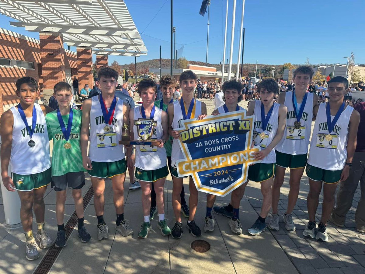 ACCHSVikings's tweet image. #VikingProud ACCHS Boys Cross Country Team, District XI 2A Champions! Way to go, Vikes! #FaithTraditionExcellence 💚🥇🏆💛🤘