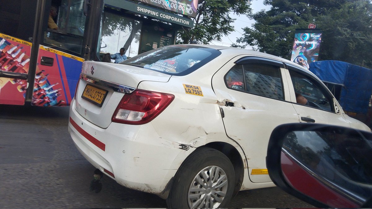 nil_anj2002's tweet photo. What is the bare minimum requirement of your cab to operate in Mumbai... Ola/Uber cabs found in Mumbai without even door handle and OTVM @Olacabs @Uber_India @MTPHereToHelp https://t.co/zJ8L38XY2Z