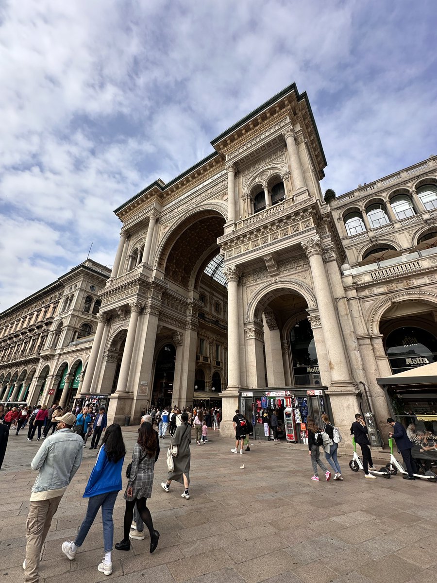 originalmarble's tweet photo. Duomo Milan https://t.co/OJazGxO67C