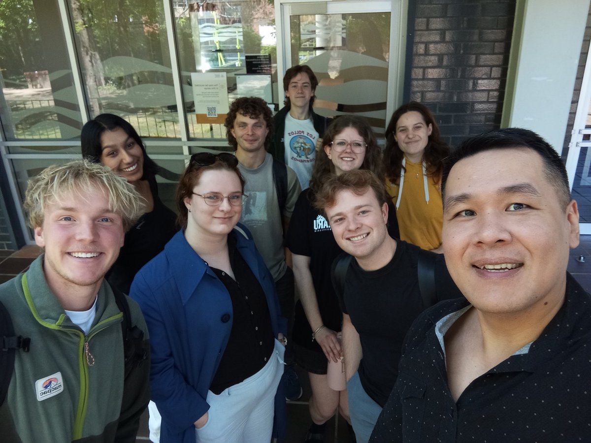 My German Performance Studies students after finishing their mündliche Prüfung where some analyzed Troye Sivans Musikvideo Rush...connecting it with Babylon Berlin. This was probably the most engaged group I've have. Eine Studentin wünschte mir einen "Brat Sommer"! 😂