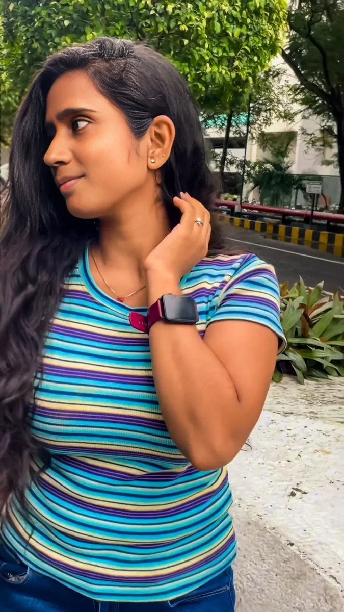 manisha_mithra's tweet photo. I live to satisfy myself, not others. 🙅‍♀️💁‍♀️ #selflove #selfieatwork #selfcare #naturalbeauty #duskyqueen #nomakeuplook #nofilter #tamilponnu #pakkathuveetuponnu #thalaivarniran https://t.co/DU94pTwlHl