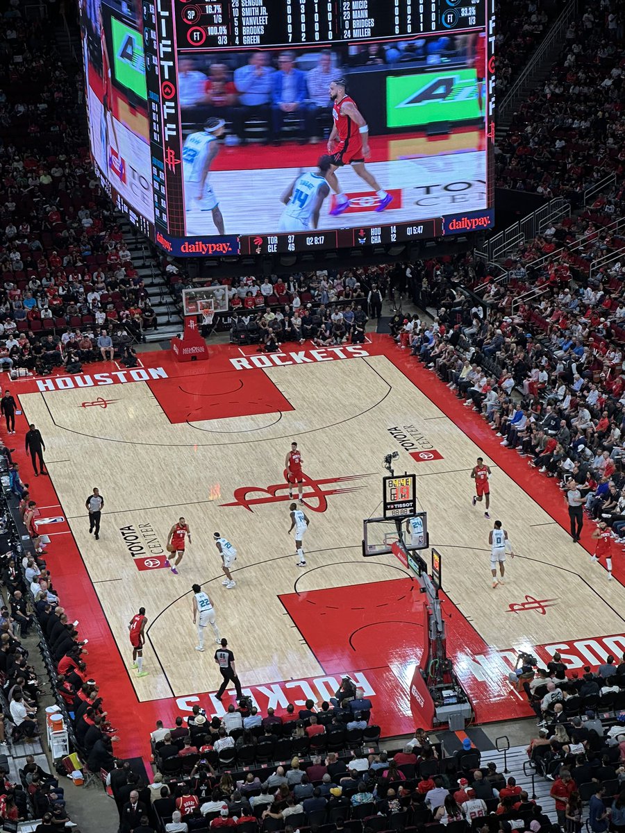 1st game of the season! Let’s goooo Clutch Cityyyyyyyyyyy! 🚀<a href="/HoustonRockets/">Houston Rockets</a>