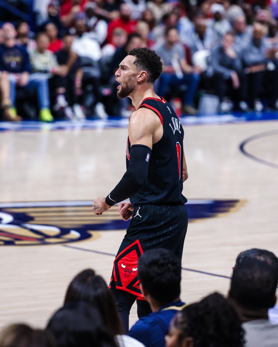 chicagobulls's tweet photo. Zach LaVine in the first-half tonight:

19 points
7-10 shooting
5-6 from three https://t.co/t7KMrJTBKY