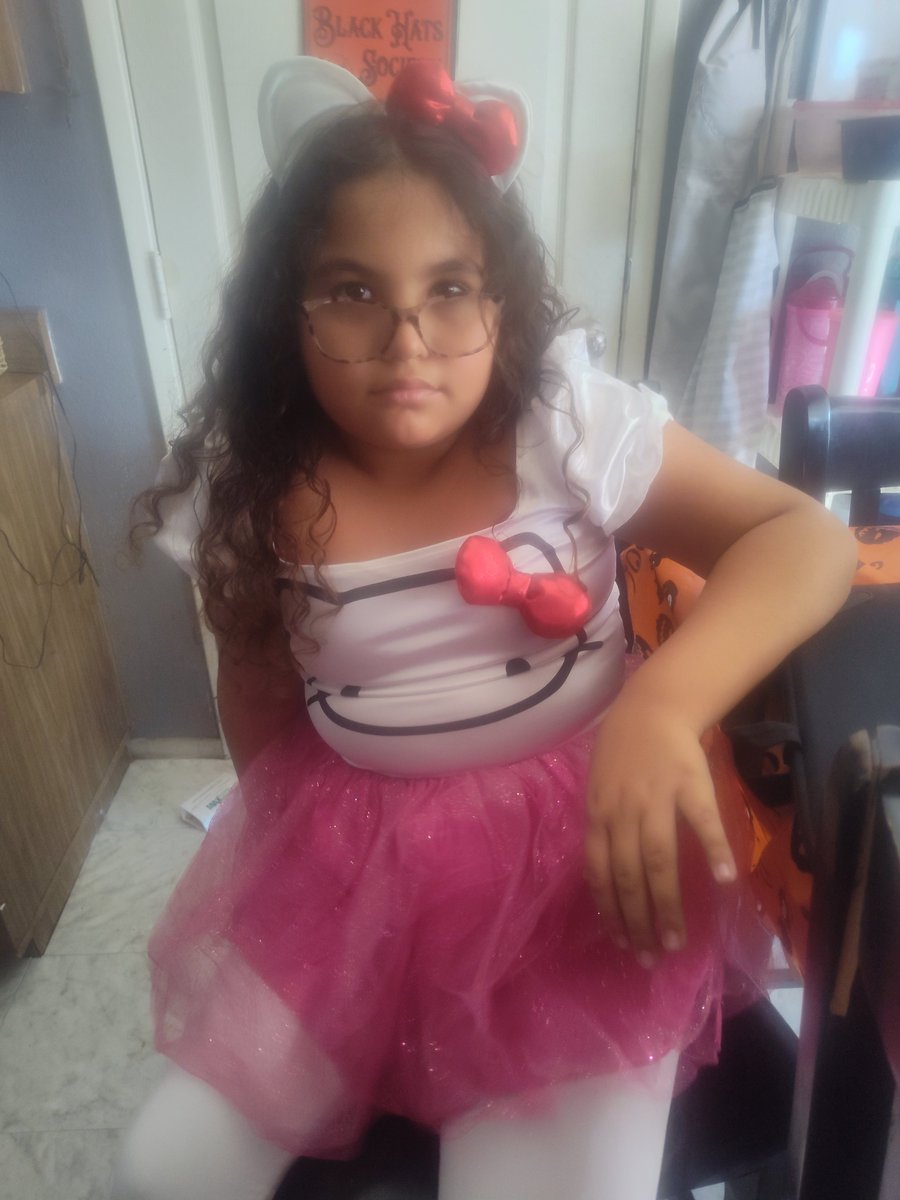 ERICKAJADE's tweet image. We went to Carissa's #fallfestival tonight! #parentsof4 #familyof6 #almosthalloween