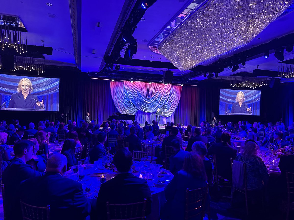 BJewkes's tweet photo. Inspiring night celebrating Arthur M. Blank and a dreamy race car driver for their incredible charity at #PointsOfLight celebration in Washington DC. https://t.co/VEYxmkPWtK