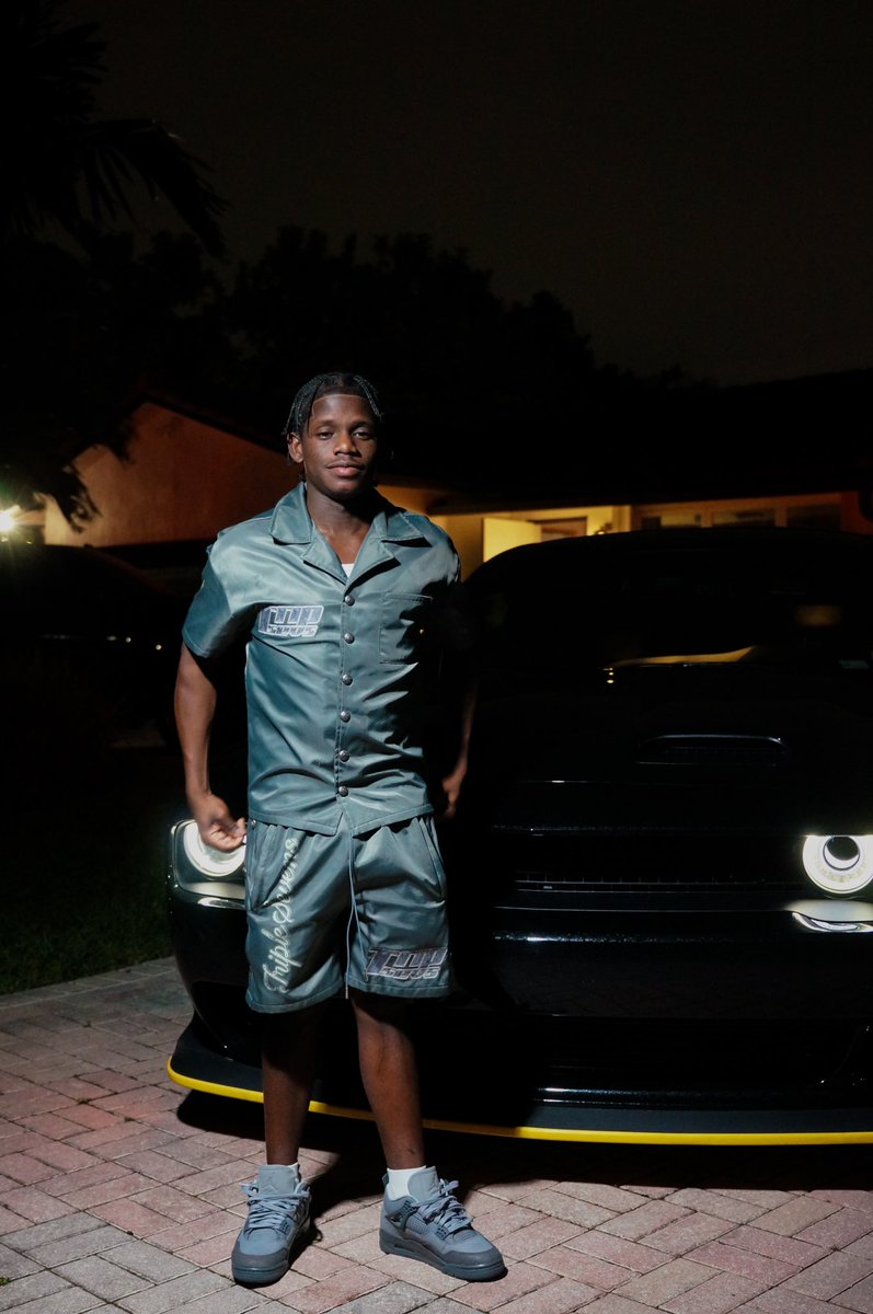 RACKZUPKJ's tweet photo. TURNED THAT HURT INTO HUSTLE, AND TURNED THAT PAIN INTO PAPER🧸 #LLCG💚 #LL00💚#LLMATO🩸 #LLRONDO🩸
#LLMELLY💚 #FREEBUNDI🩸 #FREEJODY🩸 https://t.co/MuHO5fIrA1
