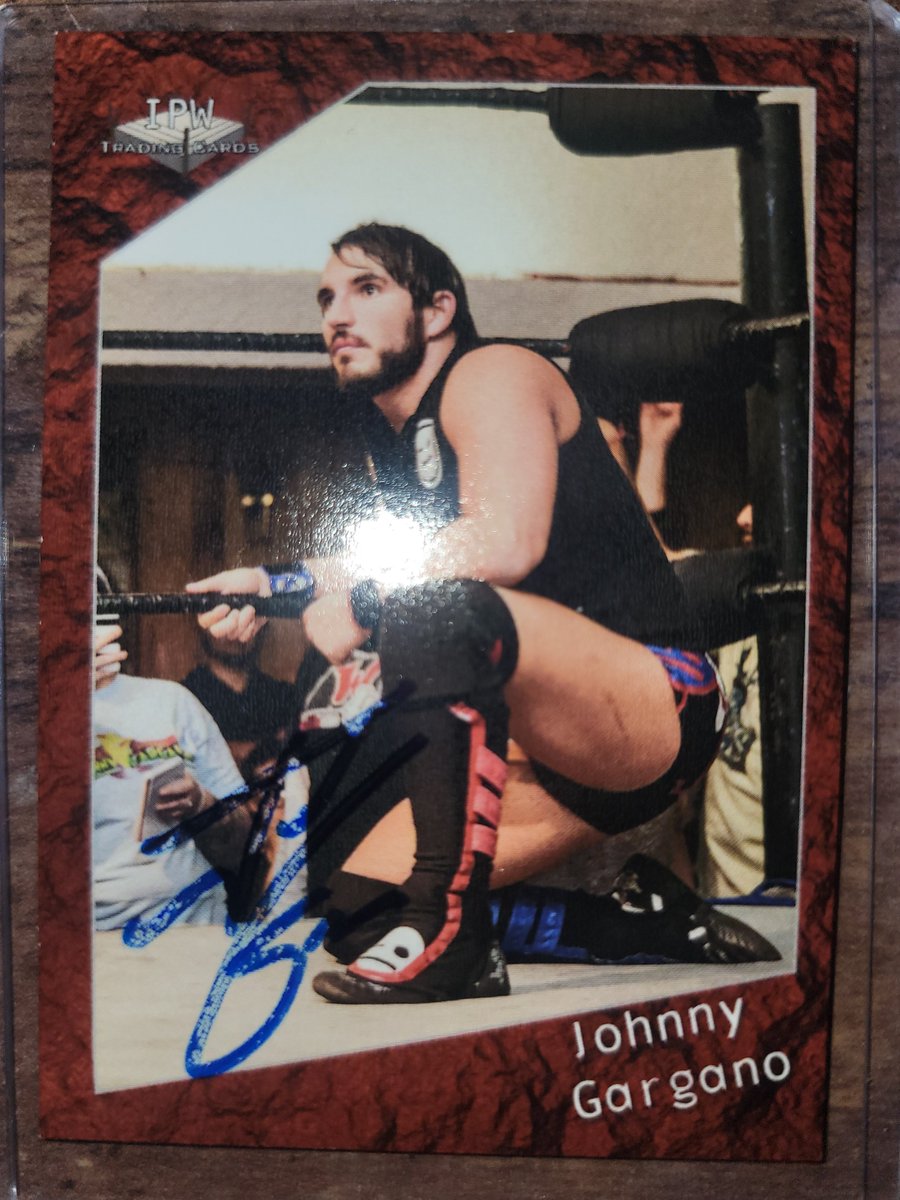 wrestlingcards's tweet photo. #WrestlingCardWednesday: A 2015 IPW card signed by @JohnnyGargano at @2CWrestling #2Sets in Syracuse, NY back in 2015. #2CW #WWE #NXT #WrestlingCards #WrestlingTradingCards https://t.co/5uTLSRJj2q