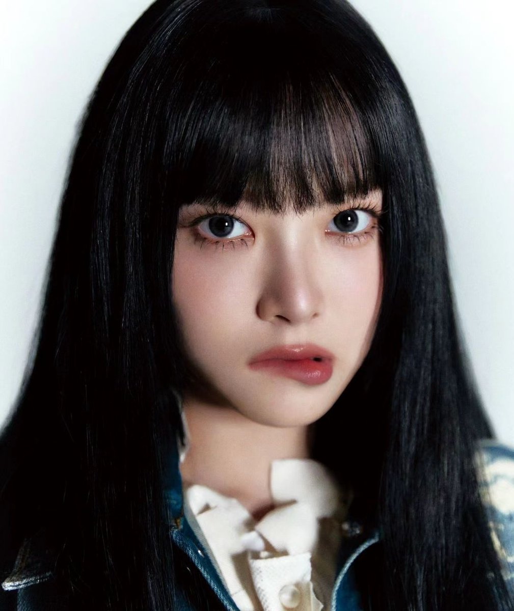 hong eunchae serving face as always.