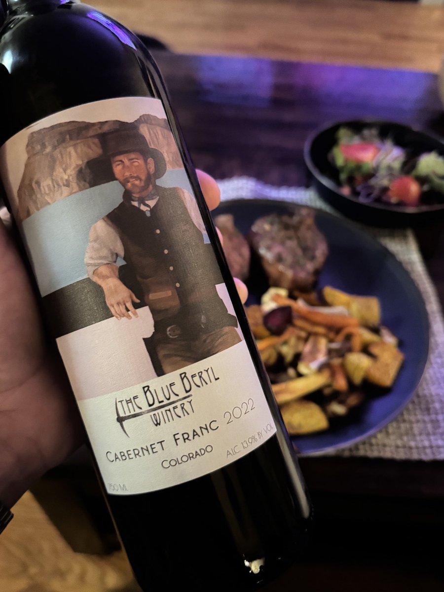 wristwatchforum's tweet photo. We’ll be having some nicer meals the next 3 weeks. My birthday is this weekend & my wife’s is middle of Nov. It seems we always cooks nicer meals in these 3 weeks each year.
Tonight was lamb chops, roasted root veggies, garden fresh salad, & a sold out local Cab Franc. #Stowa https://t.co/PHpAOoBJvM