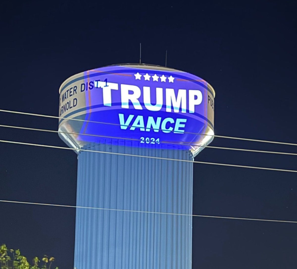 chestermtam's tweet photo. Towers for Trump started in Hanson, MA, and now another has popped up in Arnold, MO.  South of St. Louis. 

Let's get this going all over the nation. https://t.co/crPxluyT6K