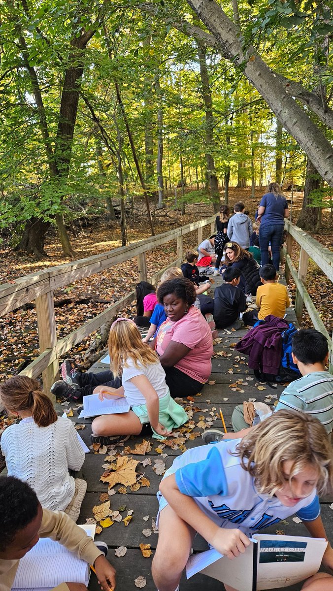 #WriteOut Day 11 Field trip-
to #collegesettlement nature camp to explore nature &amp; write out! I used tips by author <a href="/KateMessner/">katemessner</a> 
&amp; had the Ss close their eyes for 1 min &amp; write about what they felt &amp; heard. A hush fell over our crew! We heard 🐤quack &amp;🐦chirp <a href="/writingproject/">Writing Project</a>