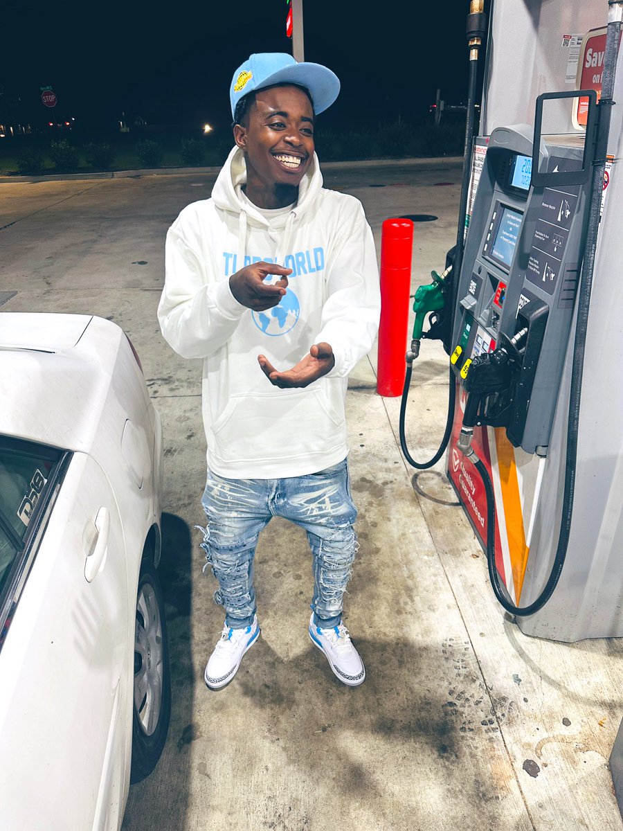 ForeverJaylen23's tweet photo. Smile 😀 thru da pain but still put on for the gang 
#TurboGangVsEverybody https://t.co/YLXERma8qu