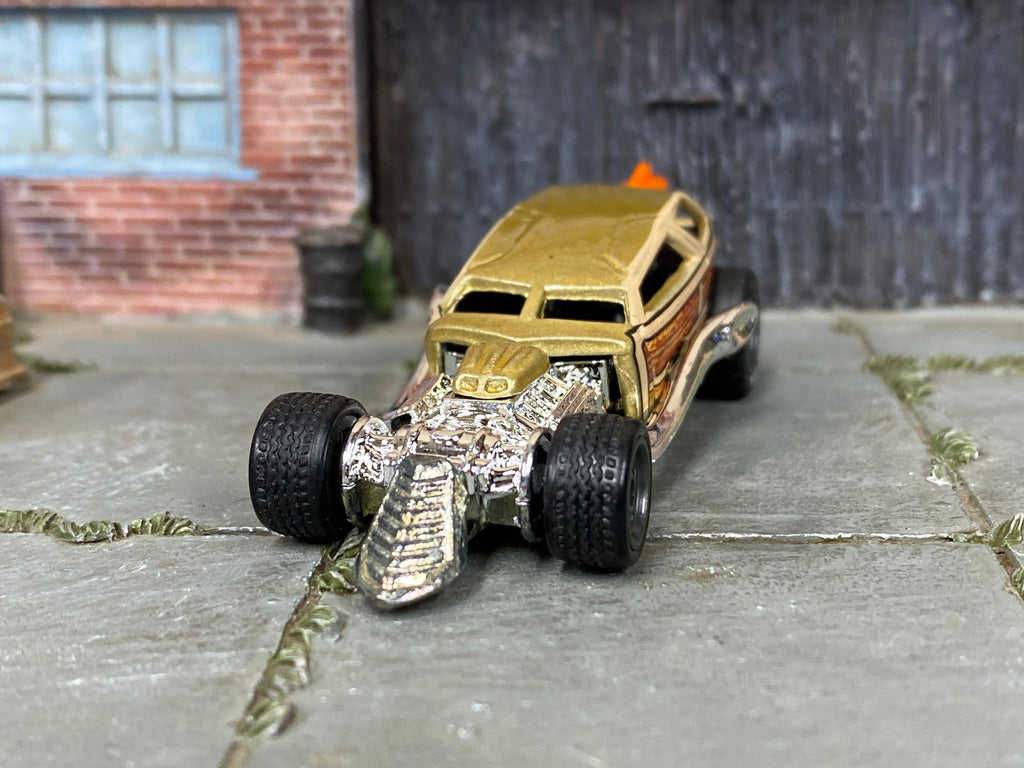 MuncleM's tweet image. Rev up your collection with a custom Surf Crate Drag Car! Gold, Gray Mags, &amp;amp; Goodyear Slicks make it a masterpiece 🚗✨ Hand-customized &amp;amp; ready to steal the show. Limited stock at just $23.95! #CustomHotWheels #DragCar #MuncleMikes Buy now: shortlink.store/6kq50zw3iuuz