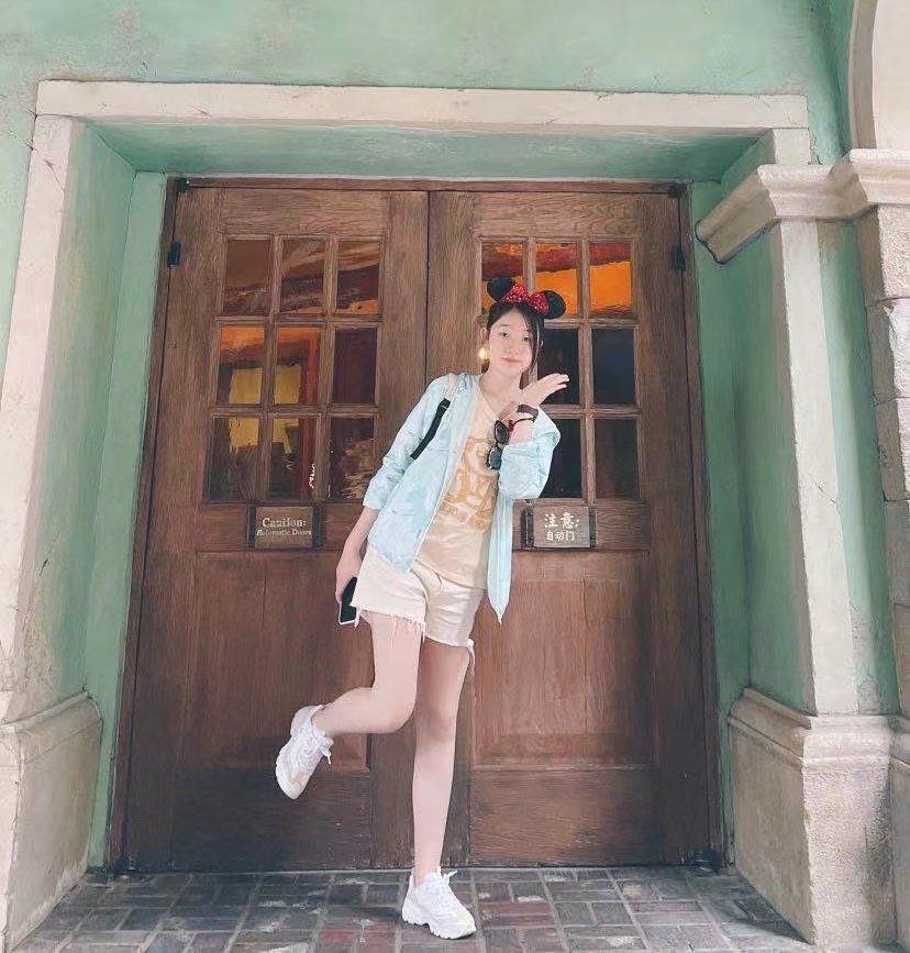 【网友投稿 No.1129】新大一闺蜜眼镜小姐姐 #眼镜娘 #眼镜妹 #投稿 #反差 #投稿曝光 #女友 #女友分享 #女友系列 #女同学 #女同事 https://t.co/ir5KktssPq