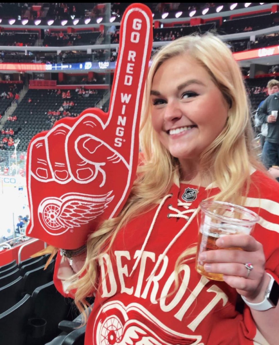 becca_may33's tweet image. 