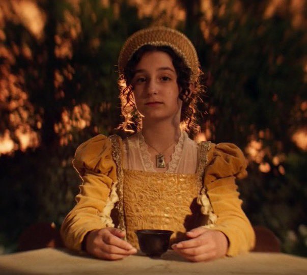 #AgathaAllAlong spoilers!
-
-
-
What if, after Lilia fell, she “woke up” in her younger self and she gets to live the parts of her childhood that she missed? Now able to embrace her ability and be proud of being a witch… 💔