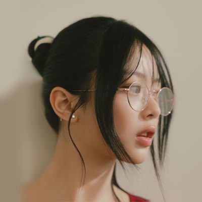 lunedevoile's tweet photo. #NewProfilePic https://t.co/QkUFRoDojj
