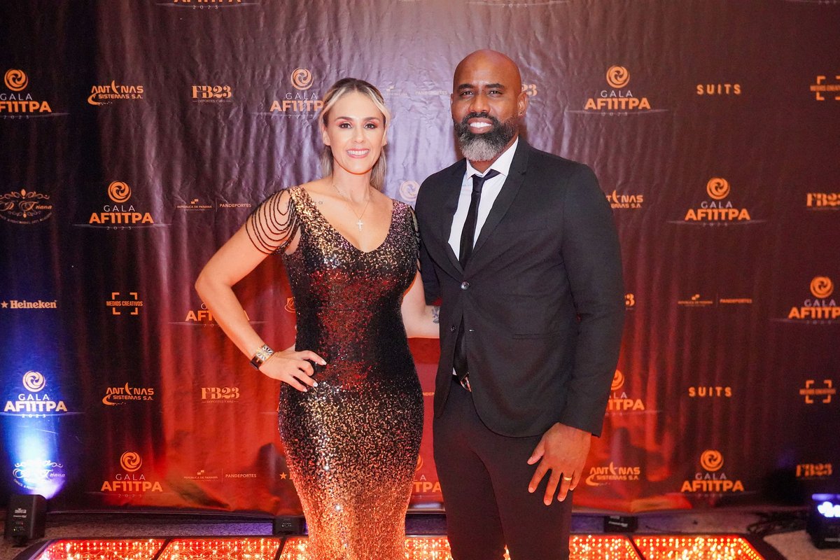 Con el cierre de año próximo para la temporada 2024 del fútbol panameño en Panamá, recordamos el despliegue de elegancia vivido en la Gala Afutpa 2023, donde la familia fútbol, deslumbró en una noche, de gala.

¿Ya tienes en mente a tus baluartes para Gala Afutpa 2024?

#afutpa