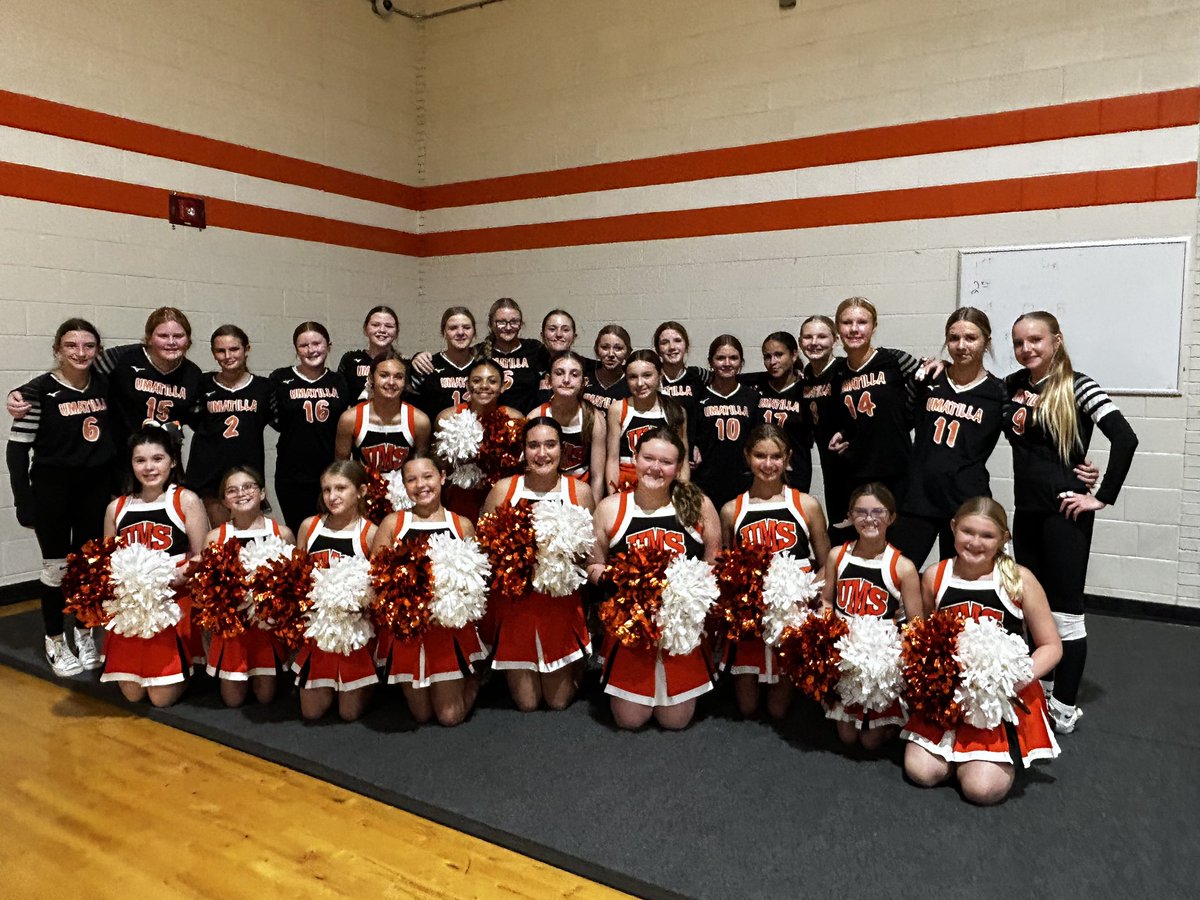aewhite01's tweet photo. @UMSLake Volleyball won and moved to 11-0, heading to the championship game on Tuesday!  Way to go, Tigers!!! https://t.co/lP4d5oNl37