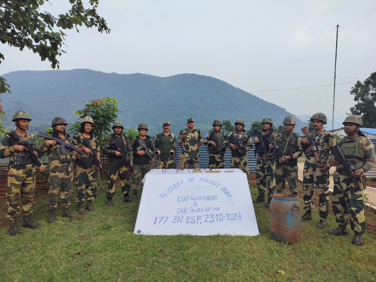 Fan_BSF11's tweet image. Guardian In action !
#BSF soldiers in #Odisha have once again showcased their 24x7 alertness, busted a Maoist dump and recovered explosives dangerous items from the dump site. 

#BSFAlert #MaoistThreatAverted #HeroesInUniform #MaoistsDump #BSFOdisha #TejRan  #NaxalFreeBharat
