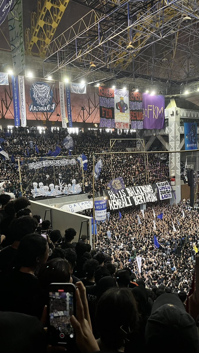 dhirdhiary's tweet image. penampilan dibuka oleh singa muda teknik 🔵🔵🔵