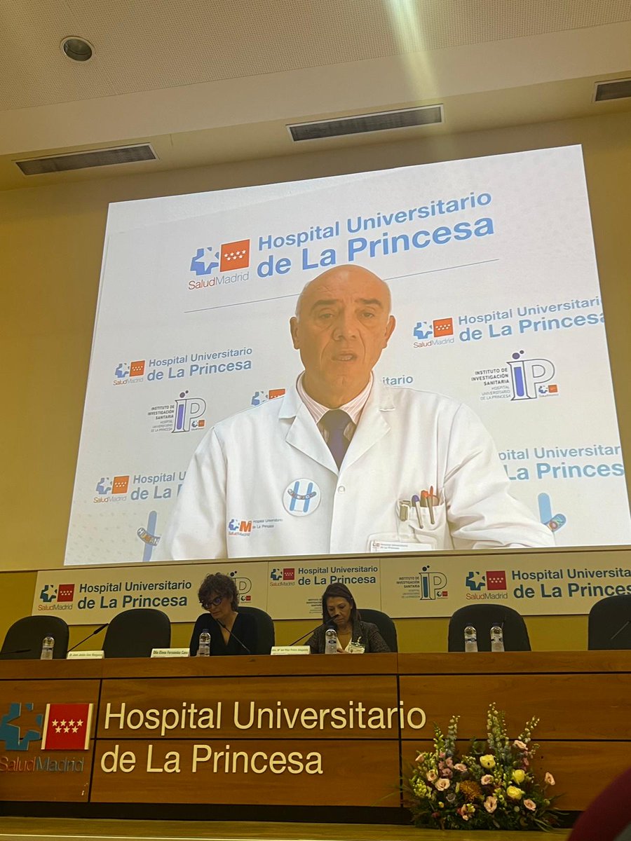 Dr. José Julián Díaz Melguizo, Director Gerente #HULPR,
<a href="/PilarAlaguero/">M. Pilar Prieto Alaguero</a>
Directora de Enfermería #HULPR y Dña. Elena Fernández Cano, Gerente de cuidados SERMAS inauguran la "III Jornada Científica de la Dirección de Enfermería"

#IIIJornadaHLPR