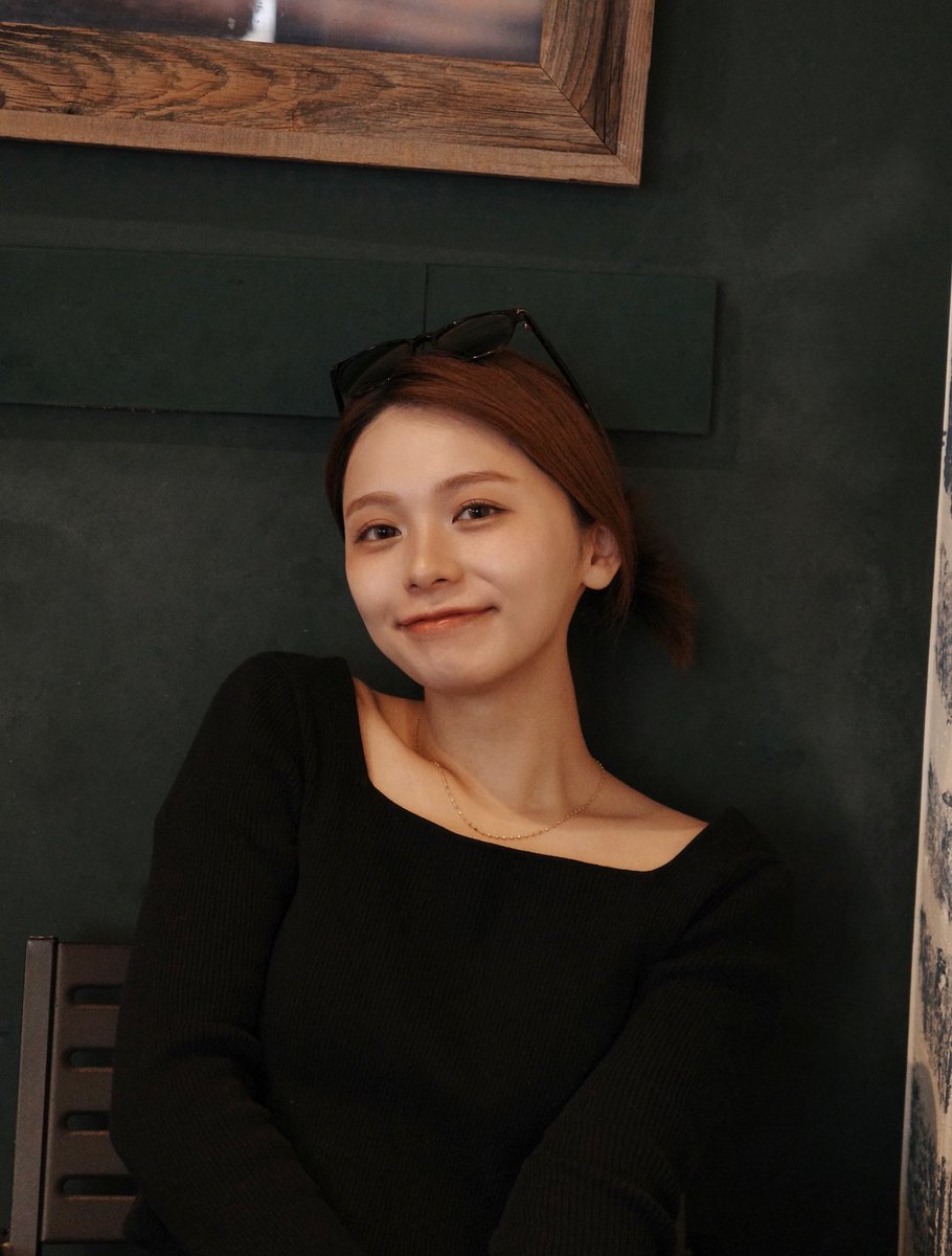 足立 佳奈 tweet media