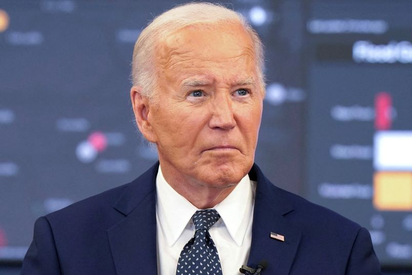 NewsAlgebraIND's tweet image. BIG BREAKING NEWS 🚨 BRICS is reportedly planning to launch a banknote that will replace dollar.

Reports say that the note could be called &apos;the unit&apos;. Not yet officially launched, SERIOUS discussions underway.

BRICS declaration calls for use of LOCAL CURRENCY to boost trade.…