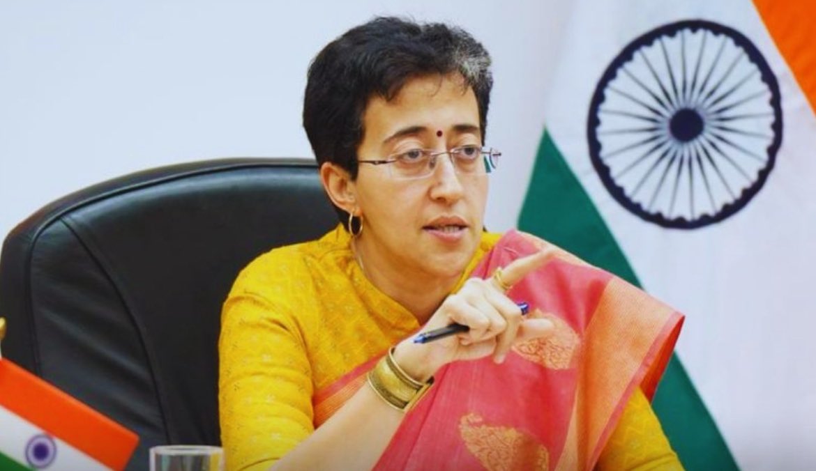 UniverseServant's tweet photo. 🚨#DelhiGovernment will begin providing financial assistance of ₹5,000 per month to all people who suffer from 60% #Disability or more https://t.co/EVUWKr6Qc9