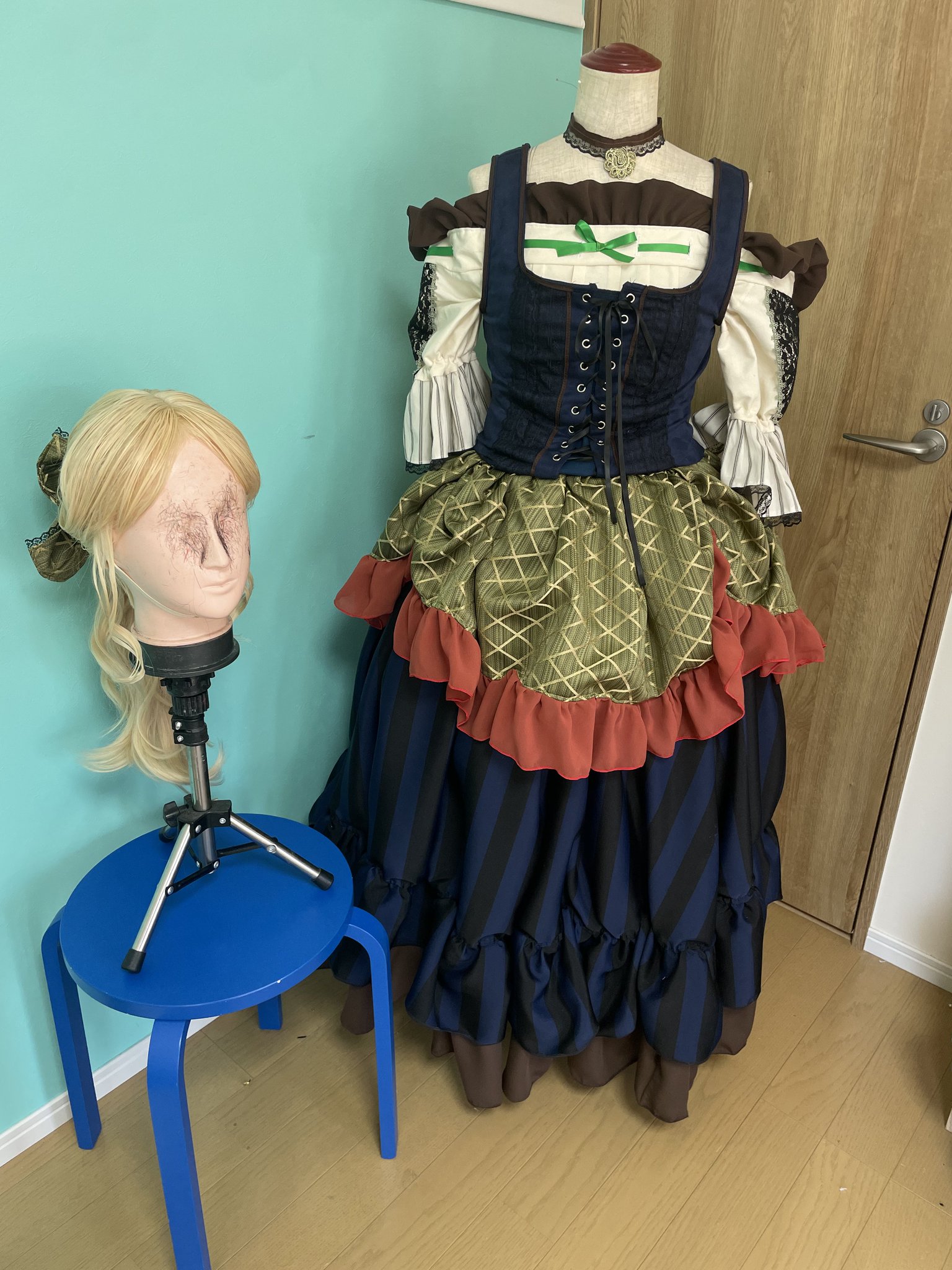 Dハロ仮装　ガストンガールズダンサー　さんイメージウィッグ　マネキンあり Amazon.co.jp: 【AGOS】ダンサー dハロ ガストンガールズ Into