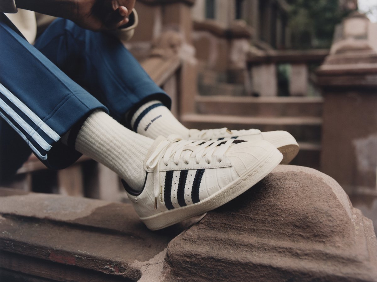 SOLELINKS's tweet photo. Ad: Wales Bonner x adidas FW24 Collection

Superstar:https://t.co/bfi3FSe8oA

Samba MN
St Fade Gold:https://t.co/YCXctgHYAB
Silver Metallic:https://t.co/ZtzWhvet5C https://t.co/uvWJA8mU45