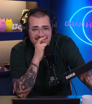 morenocomentta's tweet photo. GRACIAS TIO MICHOCA POR ESTAR ACOMPAÑANDOLOS EN TODOS LOS REACT  #GranHermanoCHV https://t.co/HyqZbRTW0i
