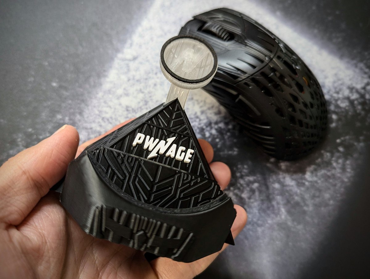 ILL_creations's tweet image. Daaaa Pyramid #pwnage