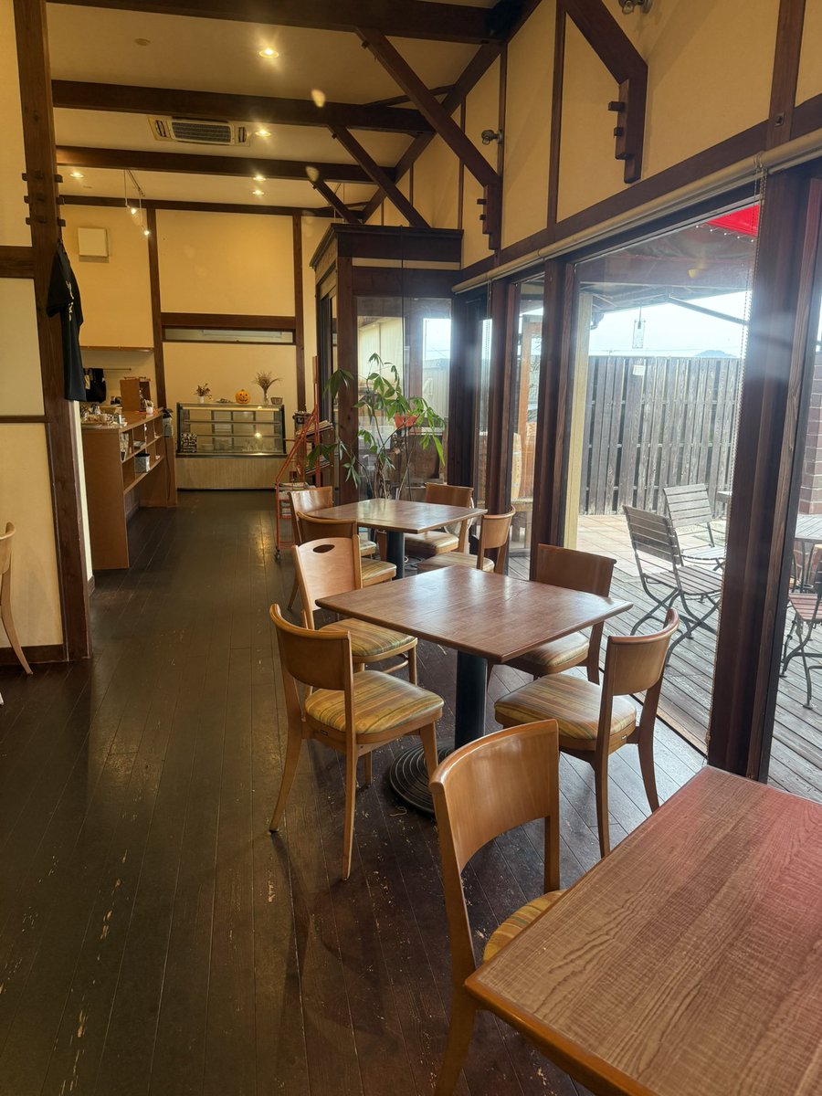 RakdosDaisuki's tweet photo. 美味しすぎたー!
カフェで本格的なラーメンが食べられるなんて✨
ビートルズが鳴り響くオシャレなカフェでした😻
#香川 #ラーメン #豚骨 #丸亀
#Lecafe https://t.co/RMVarRn5dN