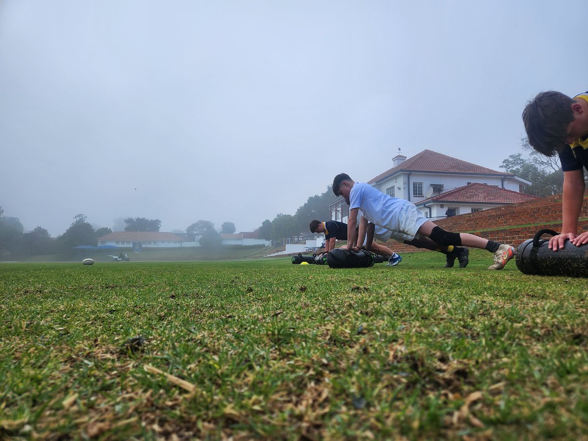 The early bird catches the worm....or the sandbag. <a href="/InandaSpirit/">St Davids Marist Inanda</a> u15 team of 2025 embracing the dawn