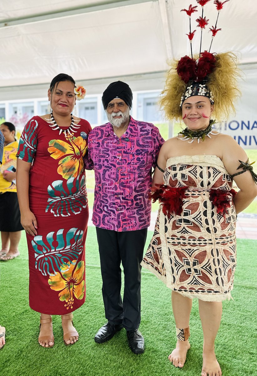 I extend my heartfelt gratitude to all staff and students for their invaluable contributions.

Thank you for helping us shine on such an important stage with a vibrant representation of our USP family!

usp.ac.fj/news/usp-to-se…