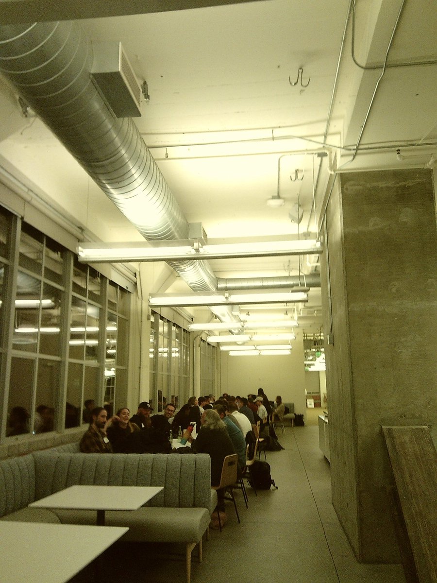 emmayeeyick's tweet image. community dinner on #makewithnotion eve ✨