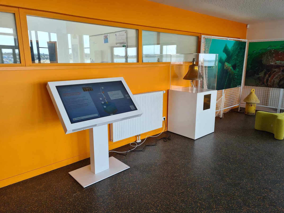 EolMerCalvados's tweet photo. #EolienEnMerCalvados Venez tester pendant vos vacances notre expérience immersive au sein du parc dans nos deux points d’informations ! 
Ils sont situés :
➡ à la base nautique de @OuistrehamRB
➡ à l’office de tourisme de #CourseullessurMer. https://t.co/esmC4Aqelw