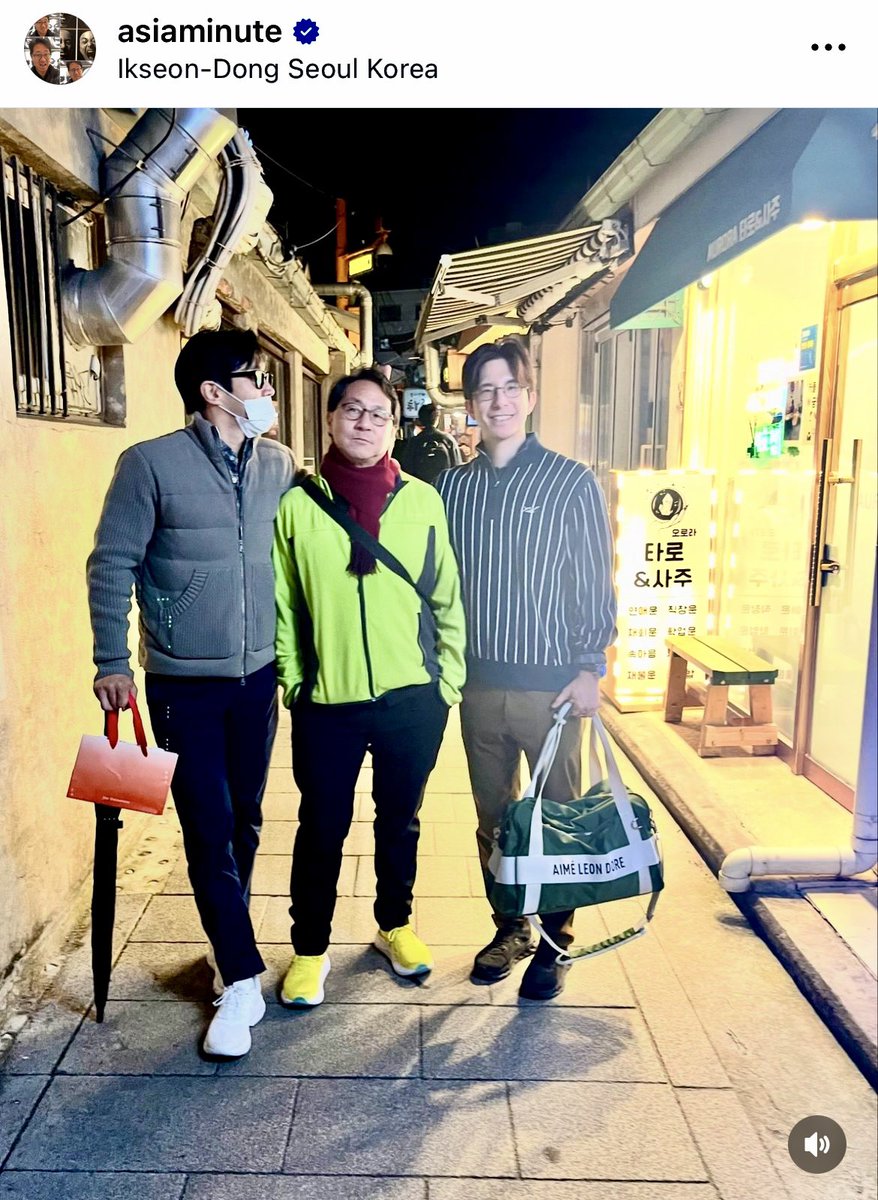CurtisSChin's tweet photo. #Korea 🇰🇷: So, I had a 40-hour #Layover / transit in #Seoul &amp; this happened. Cheers! 

Using our voices &amp; #platformsforgood. @UNICEF_EAPRO @MilkenInstitute @UNICEF @unicefkorea @siwonchoi #SuperJunior 

IG: https://t.co/I4HdCO8QOP

LinkedIn: https://t.co/Hu5BCFM5jS 💜 #borahae https://t.co/sutII0oayh