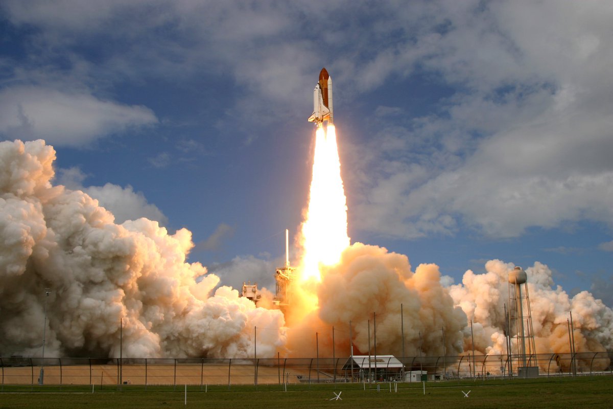 billmeco's tweet photo. #OTD 17 years ago #spaceshuttle #Discovery #ov103 #STS120 launched to the #spacestation #iss #NASA from #ksc https://t.co/nfRy94grKF… https://t.co/dJTkp8Oq3X