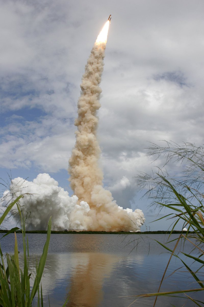 billmeco's tweet photo. #OTD 17 years ago #spaceshuttle #Discovery #ov103 #STS120 launched to the #spacestation #iss #NASA from #ksc https://t.co/nfRy94grKF… https://t.co/dJTkp8Oq3X