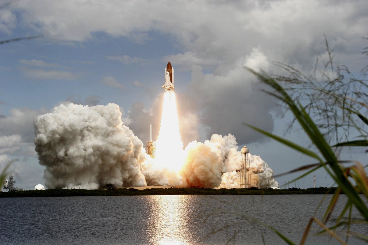 billmeco's tweet photo. #OTD 17 years ago #spaceshuttle #Discovery #ov103 #STS120 launched to the #spacestation #iss #NASA from #ksc https://t.co/nfRy94grKF… https://t.co/dJTkp8Oq3X