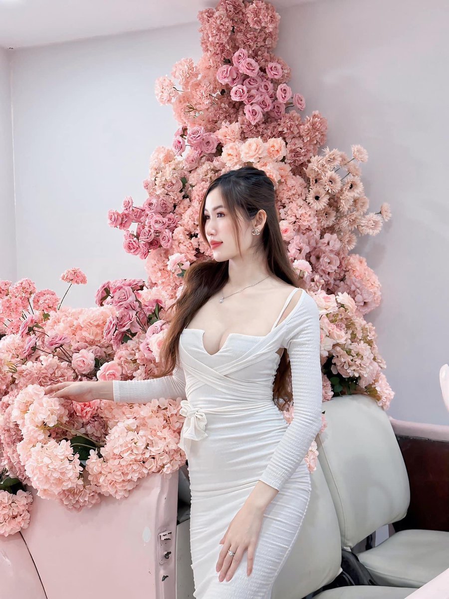 cafeFvn's tweet photo. Đừng gọi em là hoa có chủ 
Vì theo quy cũ em là chủ vườn 🌷 https://t.co/xwoJcQ0DIJ
