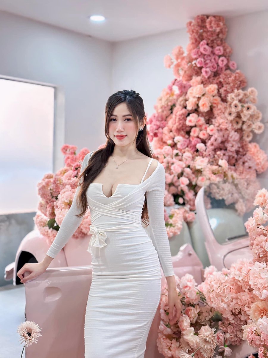 cafeFvn's tweet photo. Đừng gọi em là hoa có chủ 
Vì theo quy cũ em là chủ vườn 🌷 https://t.co/xwoJcQ0DIJ