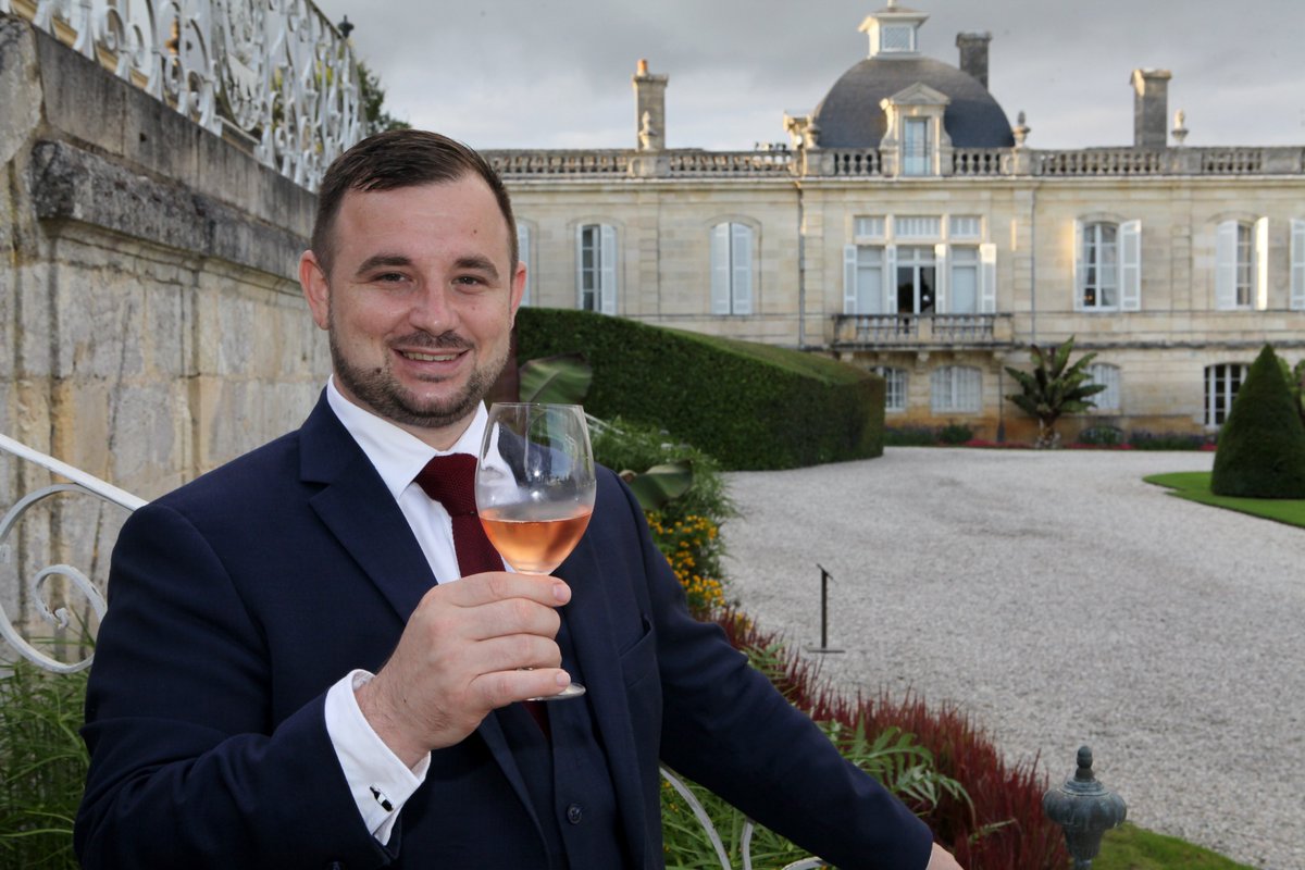 Finale meilleur sommelier de France - mieux connaître Bastien Debono bullesgourmandes.over-blog.com/2024/10/finale…