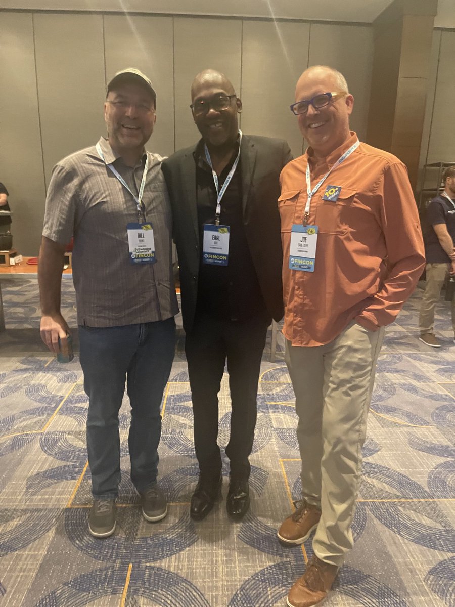 themoneycoach's tweet photo. Having a blast at @FinCon! Great to see old friends and make new ones too. 🤑 #pf #finlit #FinCon24 #FinCon
#MoneyNerdsUnite https://t.co/IZYUqjM20W